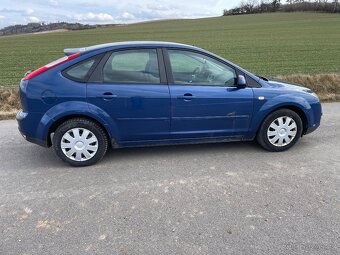 Ford Focus 1.4i - 10