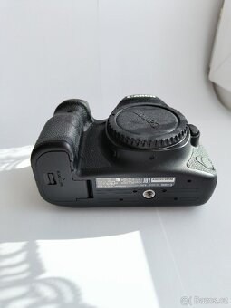 Fotoaparát Canon 6D Mark II, 20000 expozic - jako nový - 10