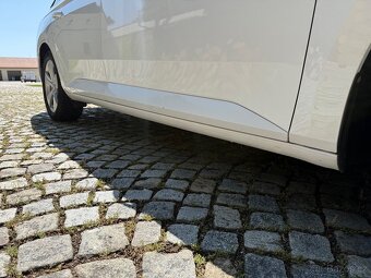 Škoda Superb 3 combi 2.0tdi 110kw Ambition PLUS nová STK - 10