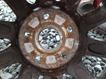 Kola Audi A6 - nové pneu - 10