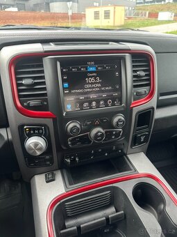 Dodge RAM Rebel 5.7 HEMI - 10