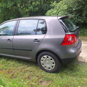 Volkswagen GOLF 5 - 10