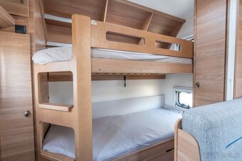 Príves 2022 Hobby De Luxe 540 KMFe – Plne vybavený 🚐✨ - 10