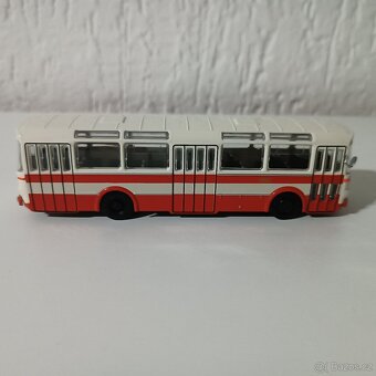 Prodám 5ks kovových modelů autobusů 1:72 - 10