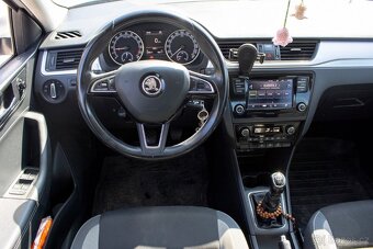Škoda Rapid - 10
