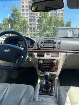 Hyundai Sonata - 10