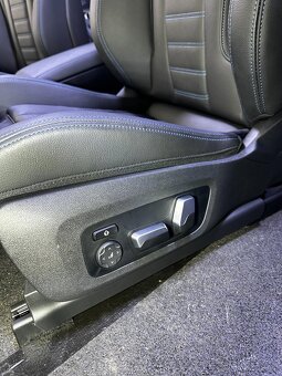 BMW 4 G22 M-Paket Individual kuzeny interier sedacky - 10