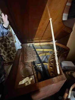 Klavír - křídloví - 10