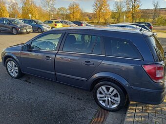 Opel Astra H combi 1.7CDTI rok 2008 - 10