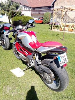 MV Agusta Brutale 910 - 10