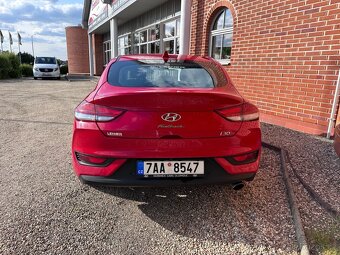 Hyundai i30 Fastback 1.0 T-GDI STYLE – r. 2018 - 10
