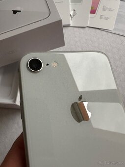Mobilní telefon Apple iPhone 8 64GB - 10
