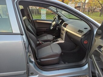 Benzínová Opel Astra 1.8 ..16V Tempomat - 10