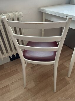 Jídelní stůl a židle - 10