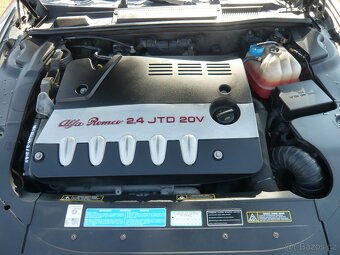 Alfa Romeo 166 2.4 JTDm Distinctive 129kW - 10