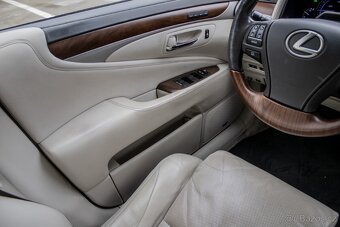 Lexus LS 600h L, 290 kW, automat, 2013, hybrid - 10