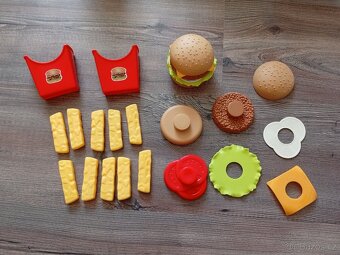 Burger shop KLEIN - 10