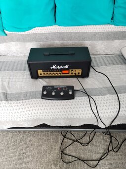 Prodám MARSHALL CODE 100 H plus Marshall Footswitch Code - 10