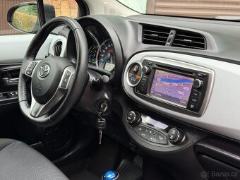 Toyota Yaris Hybrid 1.5i 55KW r.v. 9/2012Automat, Nová STK - 10
