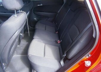 Hyundai i30 1.4i 80kw,CZ benzín manuál 80 kw - 10