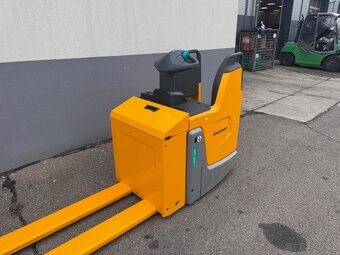 Nízkozdvižný vozík s plošinkou Jung stav nového - 10