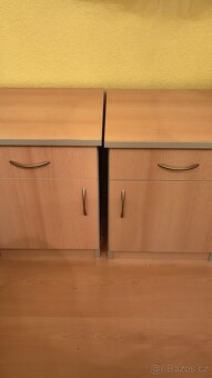 Kuchyňský stůl a židle - 10