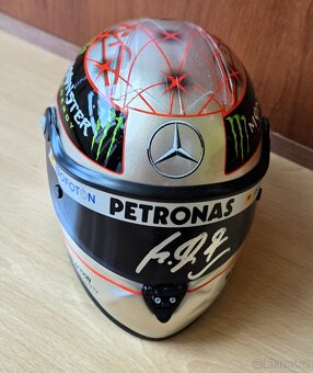 Michael Schumacher originální autogram na helmě 1:2 - 10