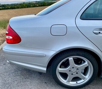 Mercedes-Benz E 55 AMG - 10