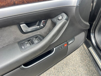 Audi A8, L 4.2 V8 - 10