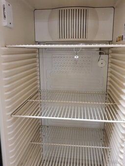 LIEBHERR GASTRO velká prosklená lednice-restaurace - 10