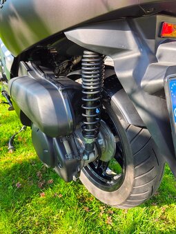 Yamaha x-max 250 Sport - 10