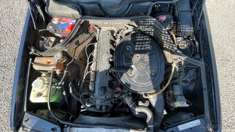 Mercedes-Benz 300 CE (1990) v perfektním stavu - 10