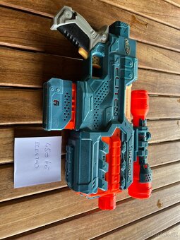ZBRANĚ NERF - 10