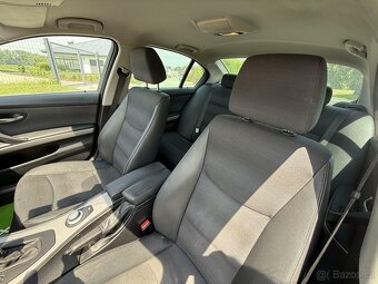 BMW E90 325i 160kW •Najeto 312tis/km•NOVÁ STK+ - 10