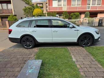 Škoda Superb 2.0TDI 125KW SCOUT 4x4 2015 webasto, tažné - 10