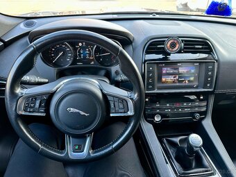 Luxusní Jaguar R-sport 2019 2.0 diesel 120kw 113 000km - 10