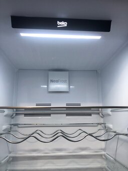 Velká vysoká lednice Beko 202,5cm - 10