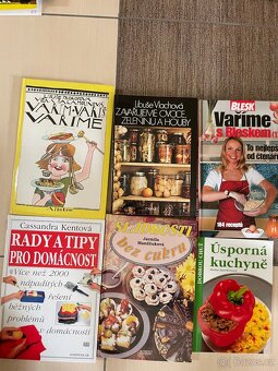 prodám kuchařky - jako nové - 10