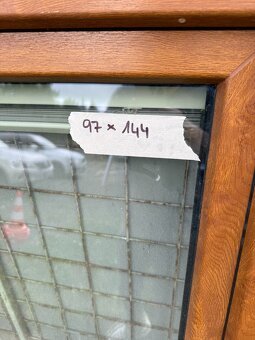 Plastové okna trojsklo, zlatý dub/bílá různé rozměry - 10