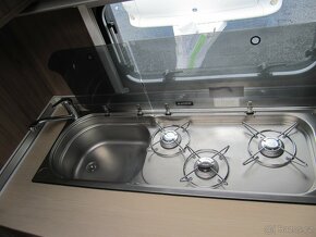 Prodám karavan Bürstner Averso 550 TK,r.v.2011,klima,markýza - 10