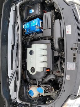 VW Touran 1.9 77kw, 2008, 7 míst - 10