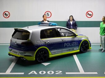 Volkswagen Golf 7 GTI Oettinger Polizei 1:18 OttoMobile - 10