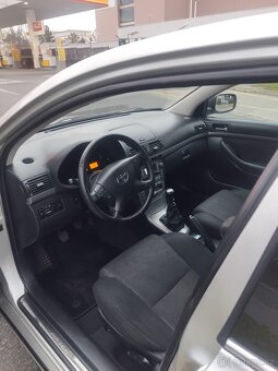 Toyota Avensis 2.0 D-4D - 10