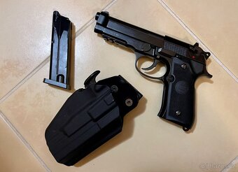 Airsoftová pistole KWC M92 - celokov + příslušen. - 10