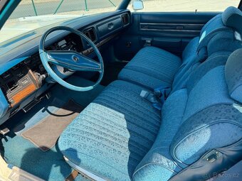 1976 Chrysler Newport - 10