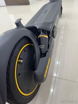 Elektrická koloběžka Ninebot KickScooter MAX G2 E by Segway - 10