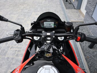 Aprilia Tuono 660 Factory Edice 54 world champions rv 2024 - 10