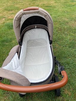 Kombinovaný kočárek a autosedačka se základnou - 10