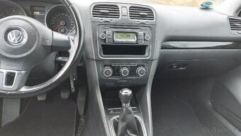 VW Golf 1.4 90kW, málo km,  nová STK - 10