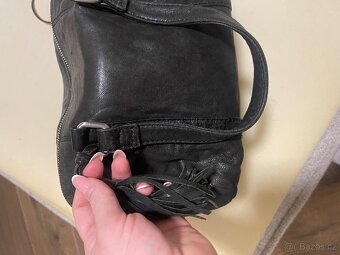 Kožený set( kozačky, sukně, kabelka) - 10